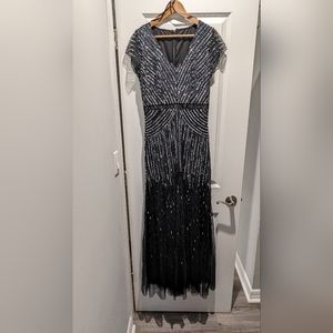 Adrianna Pappell Black V-Neck Sequin Formal Gown Size 8
